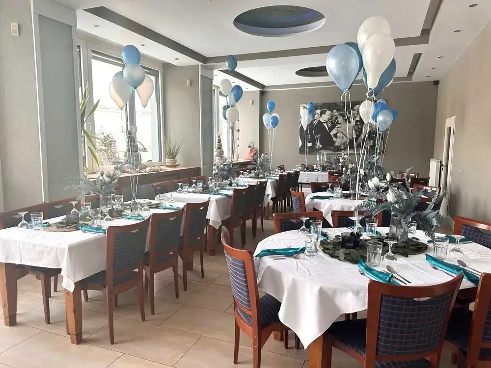 Tischdeko Ostsee-Blau in der Eventlocation Rostock – Bild 1