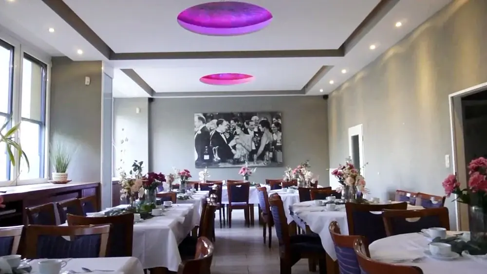 Tischdeko Rosé Landhaus in der Eventlocation Rostock – Bild 3